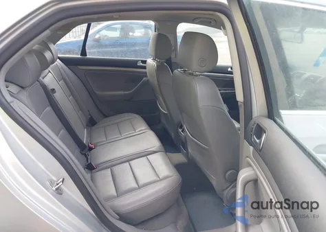 2006 Volkswagen Jetta 2.5 from USA, damaged, VIN 3VWSF71K26M779484